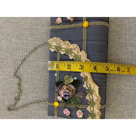 Floral Handbag With Jewels - Picture 6 of 7